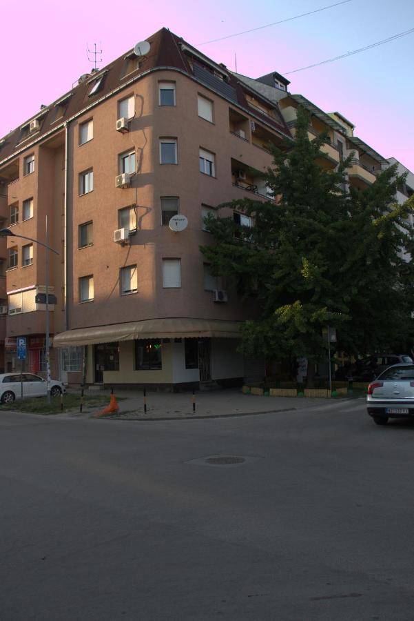 Novi Sad Apartman Tenigo מראה חיצוני תמונה